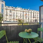 Azur Flat Apartman *