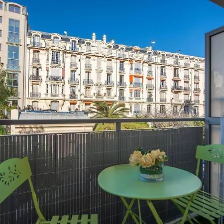 Azur Flat Lejlighed *